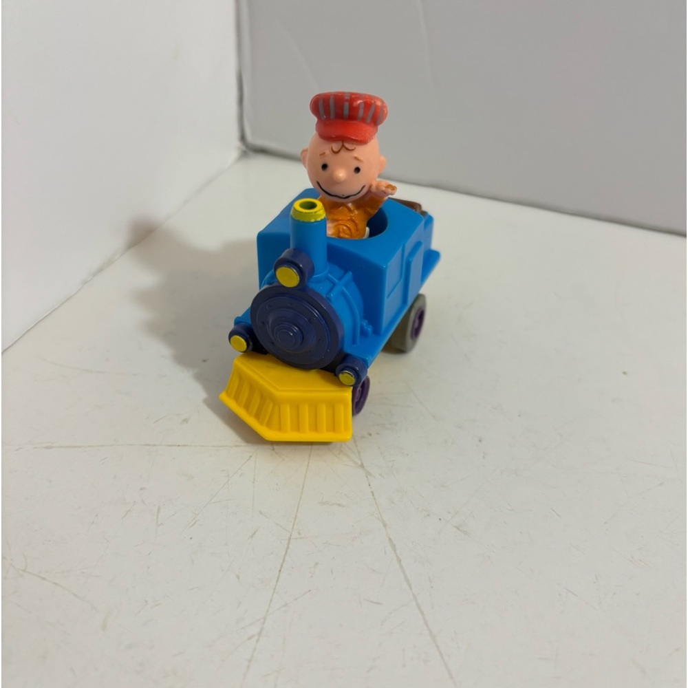 🛍️3/$30 Vintage McDonald’s Peanuts Charlie Brown zip up train car